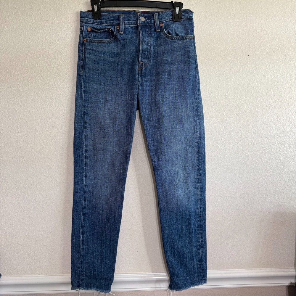 Levi's Jeans Women's‎ 28 White Oak Cone Denim Pockets Frayed Ankle Button-Fly